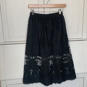 Lace skirt brand new never worn S